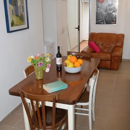 Bed & Breakfast Marineway